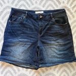 C. EST 1946 DENIM Women’s Dark Wash Classic Blue Denim Jean Shorts Plus Size 18W Photo 0