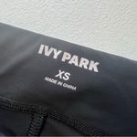 Ivy Park  LOW RISE SCULPTURED CAPRI LEGGING Photo 4