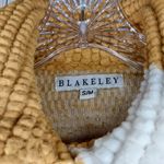 Blakely Blakeley Star Shacket w pockets Size S/M Photo 4