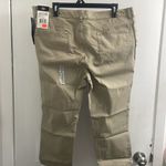 Dickies  women’s perfect shape Khaki capris, new size 16 Photo 1