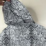 Varley NEW Highland Jacket Womens XS Snake Print Hooded Full Zip Puffer Coat Photo 7