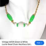 Vintage Avon Gold Tone Necklace with Green and White Beads Photo 4