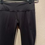 Victoria's Secret Victoria’s Secret VSX Women’s Black Capri Pants Leggings Size Medium Photo 2