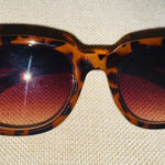 Marilyn Monroe  Mod M1049 215 brown sunglasses Photo 0