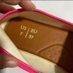 Disney Cinderella’s castle hot pink Toms style size 7 slip on loafers NWOT Photo 7