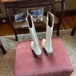 Crown Vintage Sila Embroidered Western Boots in White Sz 7 EUC Photo 9