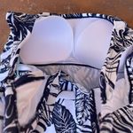 Kona Sol NWT swim top size 20w Photo 3