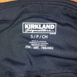 Kirkland Signature Reflective  Capri Workout Gym Leggings Small Photo 4