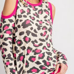 1.4.3. Story by Line Up 143 Story‎ Hot Pink Leopard Cold Shoulder -L Photo 0