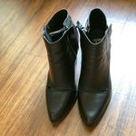 joe's jeans Joe’s Jeans black leather Avryl cut out boots size 8.5 Photo 6