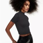 Aritzia Babaton Gonzalo Ribbed Mock Neck Cropped T-Shirt Black Women's Medium Photo 1