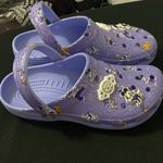 NWOT DISNEY 100th ANNIVERSARY CROCS WO SIZE 10 LAVENDER W/ DISNEY CHARACTERS Purple Photo 6