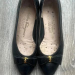 Salvatore Ferragamo  Boutique Black Leather Bow Classic Pumps Photo 0
