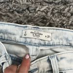 Abercrombie & Fitch  distressed ankle mom jeans size 6 28 Photo 3