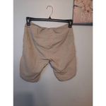 Columbia  GRT Size 4 Womens Hiking Shorts 11 in Inseam Beige Photo 2