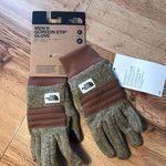 The North Face Gloves Photo 0