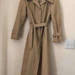 Vintage Beige Tan Khaki English style long sleeve trench coat with belt. Great condition Size M Photo 0