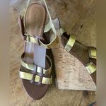 Tahari Free with purchase  Wedges Photo 2