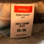EXPRESS  Ankle Legging Mid Rise‎ Jeans with Raw Hems Photo 6