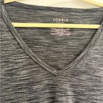 Torrid  Lyocell Black Spacedye V-Neck Short Sleeve Active Tunic - size 1 Photo 3