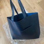 Bloomingdales crocodile embossed faux leather tote bag,gift Shopping Bag Photo 6