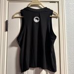 Vuori  Activewear Tank Top Womens Medium Black Sleeveless Team Iconix Workout Photo 3
