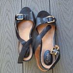 Clarks Like New Leather sandal sz 7.5 Photo 0