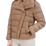 Tahari NWT  women puffer jacket Photo 2