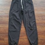 Vuori  Women's Black Relaxed Chic Edgy Feminine Athleisure Comfy Pants Size XS Photo 0