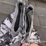 Obermeyer  snowboard Pants 32 White Black Abstract Printed Bond Ski Pant size M-L Photo 5