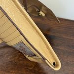 Hobo Women’s cream yellow leather shoulder phone wallet purse 7x4x1.5” Photo 5