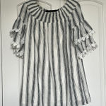 Altar'd State Short loose black/white dress, shoulders up or down Photo 0