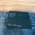 Wild Fable Women's Medium Blue Wash Bermuda Jean Shorts - Size 00 - NWT Photo 1