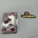 Lot Of 2 Costume Jewelry Brooch Pins Red Hat Photo 7