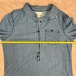 Lucy & Laurel Women's Blue Chambray Top Size M Long Sleeve Collared Blouse Photo 6