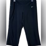 Nike Dri-Fit Size Medium Black Capri Leggings Photo 0