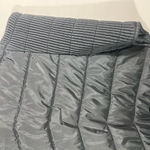 City Streets PUFFER VEST W/HOOD POCKETS ZIP CLOSE WOMEN XL BLACK/GRAY PREOWNED Photo 3