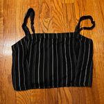 Navy blue cropped shirts with some white stripes size small. Black Size M Photo 0