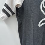 Nike Chicago White Sox V-Neck Baseball Tee Women’s Size Small Gray White Photo 5