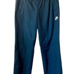 Nike VTG straight leg wind pant in women’s small (4-6) pants are EUC w/o string Photo 0