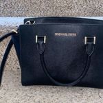 Michael Kors Purse Photo 0