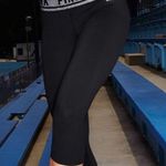 PINK - Victoria's Secret VS PINK Ultimate Reversible Crop Leggings Capri Capris S Photo 2