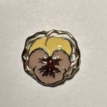 Avon Full Bloom Pansy Flower Brooch Pin Gold Tone Photo 3