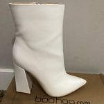 Boohoo White Heeled Sock Boots Photo 2