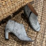 Maison Margiela
Crackled Leather Peep Toe Bootie Size 36.5 Silver Photo 4