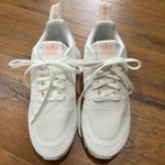 ADIDAS Originals Women's Smooth Runner Sneaker White Size 6.5 Photo 1