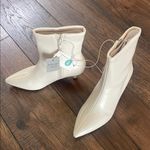 A New Day boot Lonnie White Ankle Women's shoe Ae829 New size 8.5 Photo 0