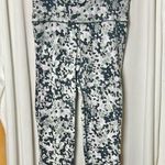 Victoria's Secret  Sport Knockout Camo Tight Size Large Photo 0