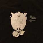 Disney Pirates of the Caribbean pirate princess pin with dangle charms Photo 2