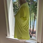 Under Armour Hear Gear SS Scoop Neck Tee, Neon Yellow, EUC Photo 3